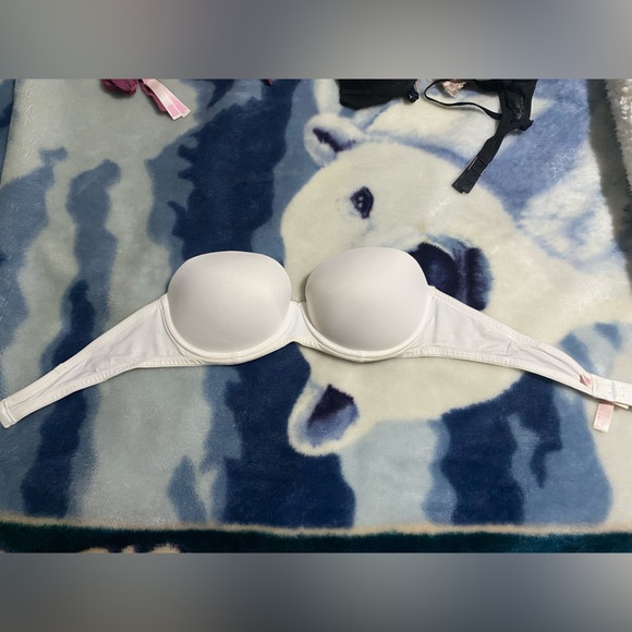 Bras - Picture 3 of 8